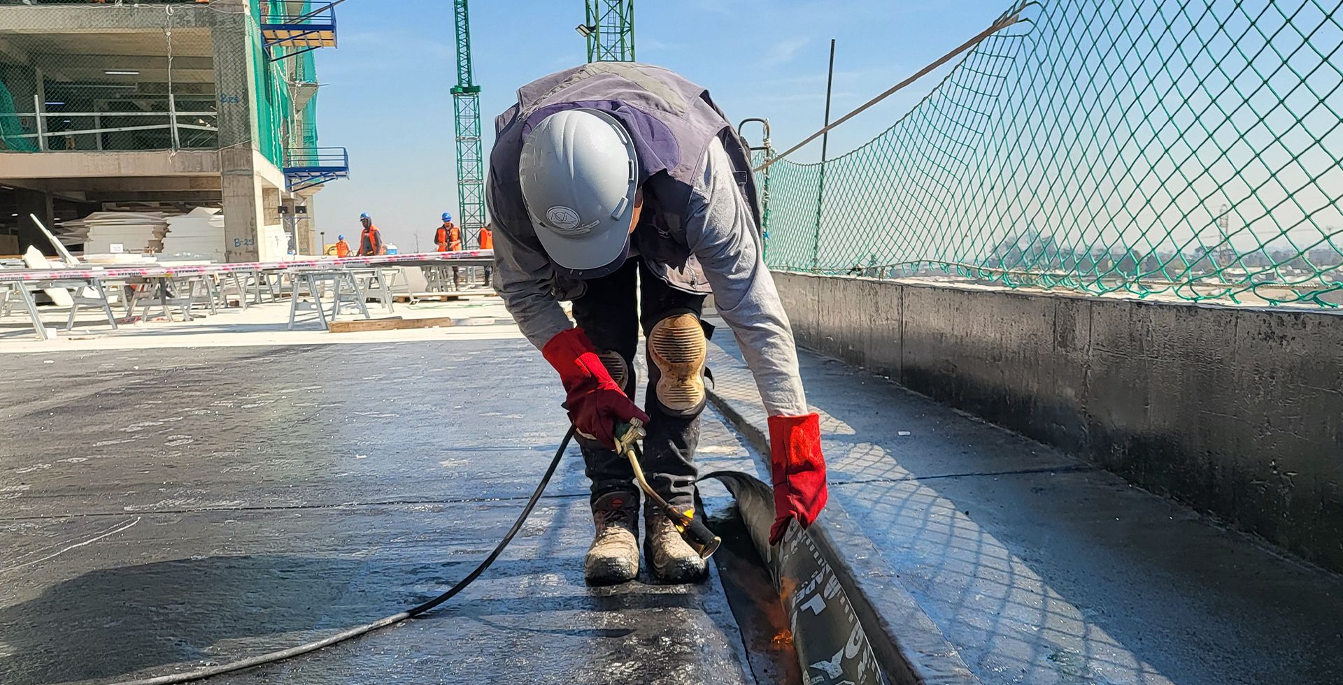 Equipo de Orion Waterproof trabajando en terreno